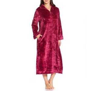 Miss Elaine Long Sleeve Collared Neck Fleece Long Zip-Front Robe